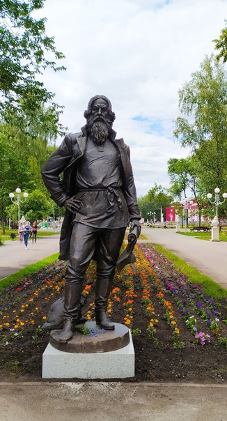 Памятник купцу Савве Тетюшеву в Стерлитамаке