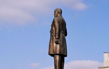 Памятник П.А. Столыпину художественное литье из бронзы, гранит г. Саратов 2