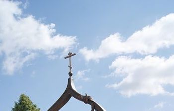 Памятник Святому Преподобному Сергию Радонежскому в Нижнем Новгороде, авторы: Заслуженный архитектор РФ - Быков Виктор Филиппович, скульпторы - Ирина Валерьевна Макарова и Батаев Максим Владимирович.
