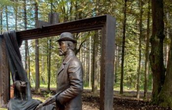 Памятник художнику Василию Поленову Подмосковье