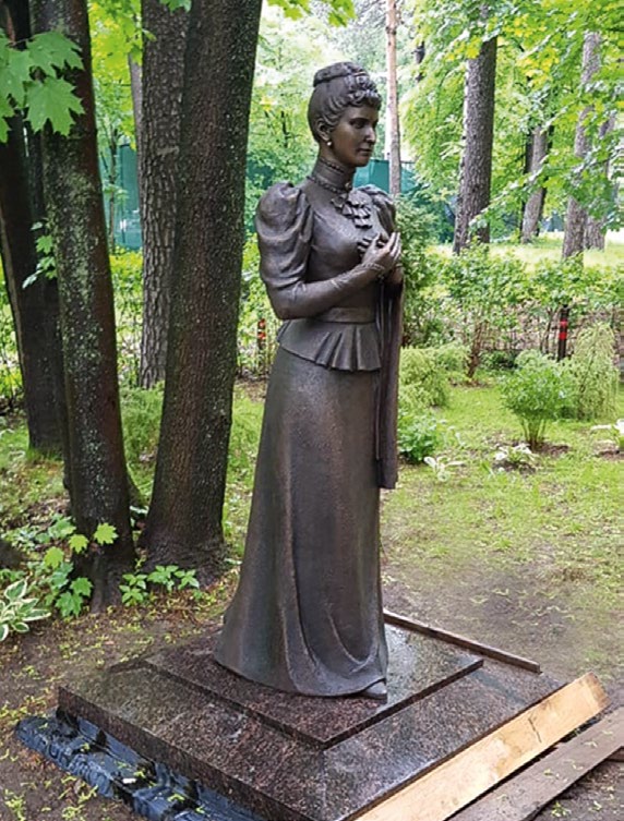 Памятник великой княгине Елизавете Романовой в Москве