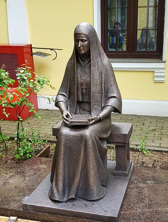 Памятник великой княгине Елизавете Романовой в Москве (второй монумент)