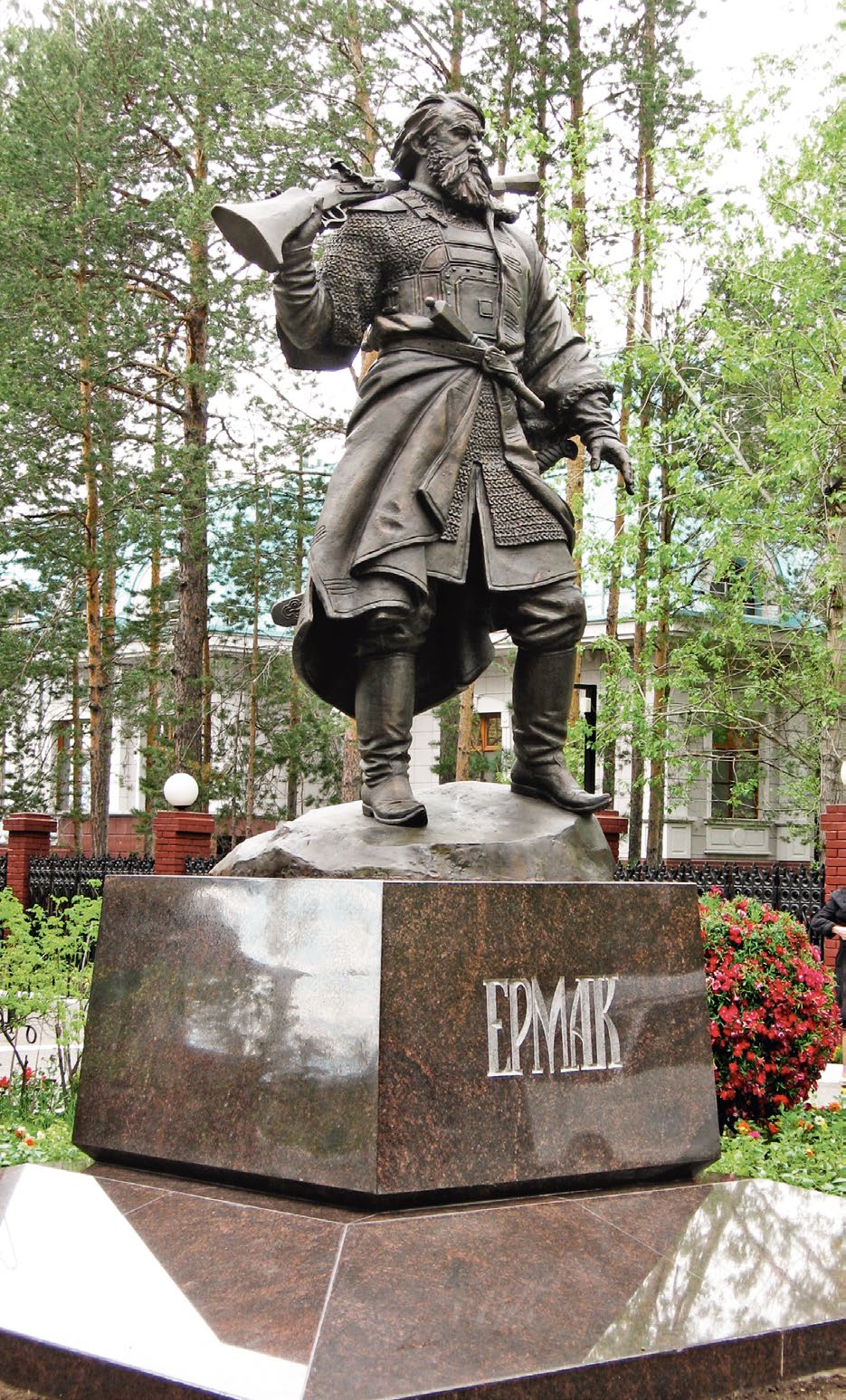 Памятник атаману Ермаку Тимофеевичу в Сургуте