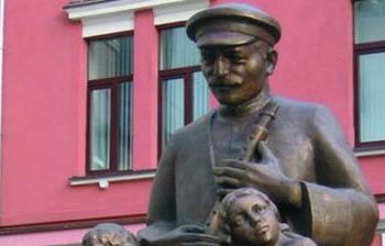 Памятник дудуку Песня Родины г. Москва