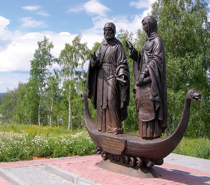 Памятник святым благоверным Петру и Февронии в селе Жайск