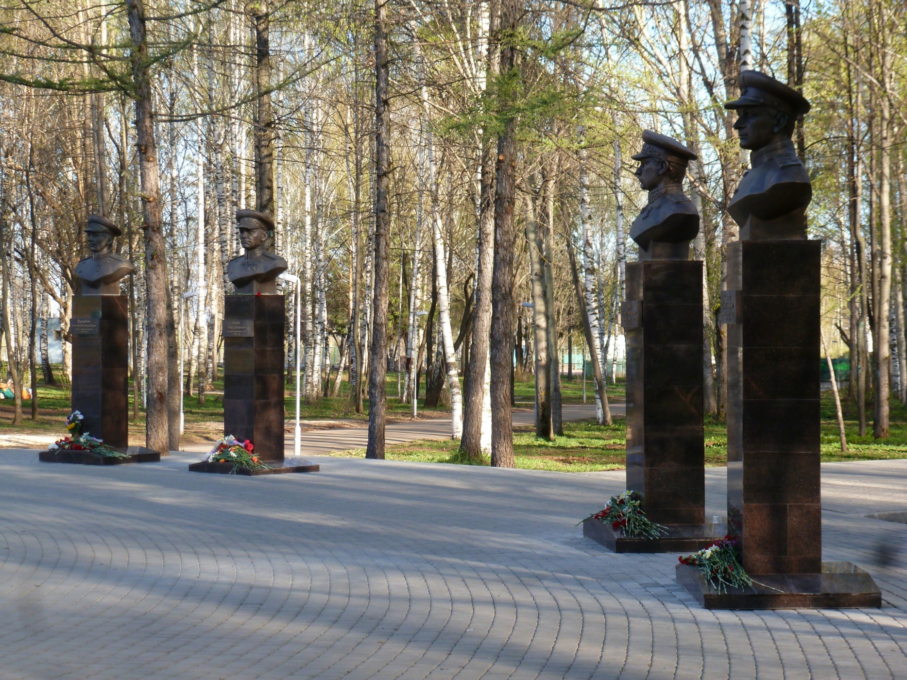 В Кирове установлен памятник четырём маршалам
