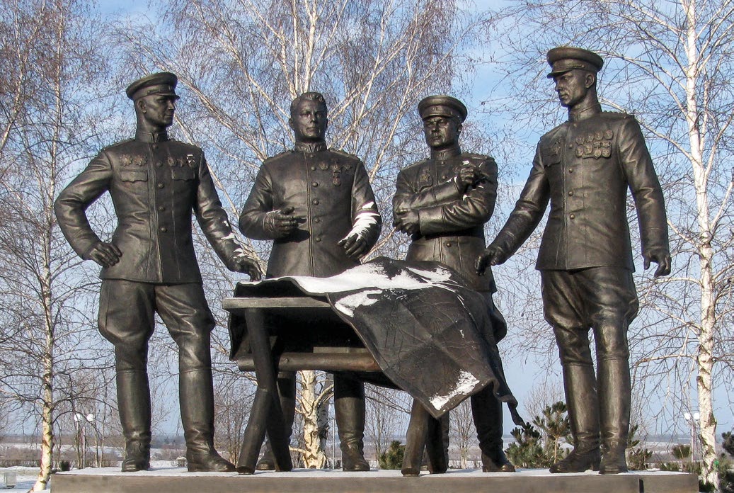 Памятник советским полководцам Коневу, Василевскому, Ватутину, Рокоссовскому в поселке Прохоровка