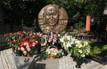 Мемориальная скульптура могилу.  Скульптура на памятник