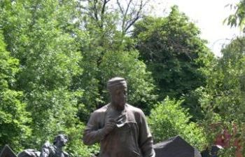 Академику Б.В. Петровскому. г. Москва, Новодевичье кладбище