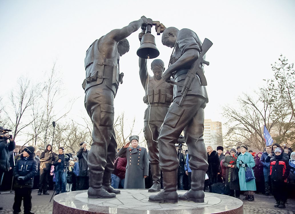Памятник «Три солдата с колоколом» в Волгограде