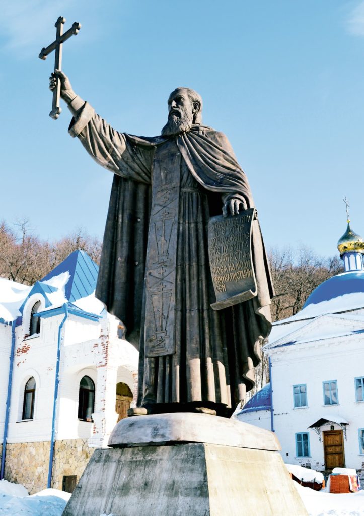 Памятник святому Макарию Желтоводскому изготовлен из бронзы на скульптурном предприятии «Лит Арт». Установлен в Свияжске в 2013 году.
