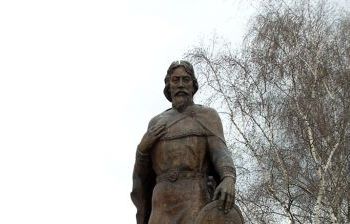 Памятник Александру Невскому г. Владимир. художественное литье из бронзы, гранит