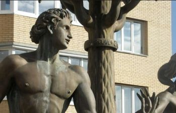 Фонтан «Адам и Ева». г. Раменское Московской обл