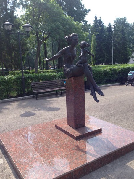 Памятник Матери в Стерлитамаке