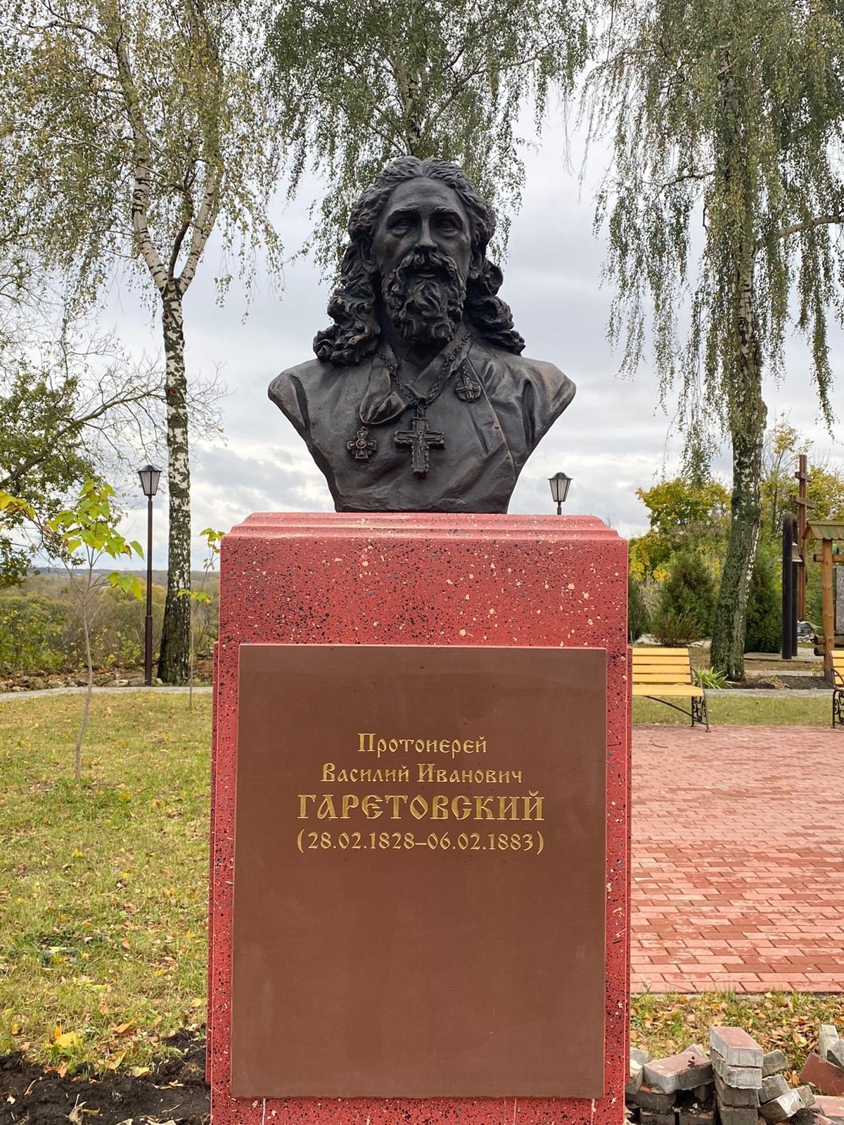 Бюстовые композиции, Святой Лукиллиан, Иоанн Крондштатский и Василий Гаретовский.