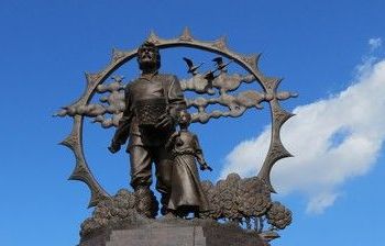 Его Величество Крестьянину (памятник крестьянам-переселенцам на Алтай) г. Барнаул