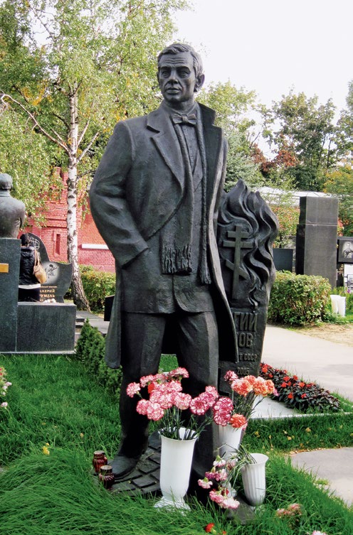 Памятник Георгию Жженову в Москве