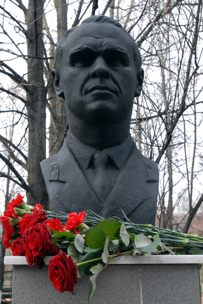 Бюст тренера Станислава Жука на Аллее ЦСКА в Москве